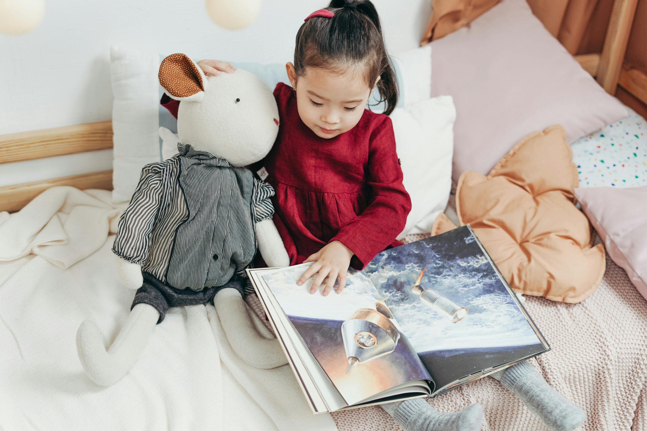 Children reading books